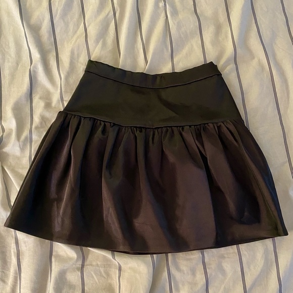 Zara black bell skirt silk material with ruffles - Picture 2 of 5